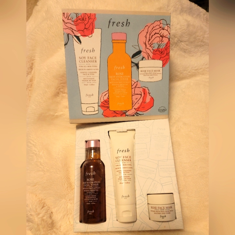 Fresh hydration skincare gift set - Picture 1 of 2